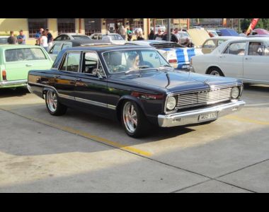 Murry & Jo Salan's 1966 Valiant VC Regal