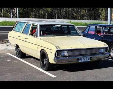 Brian Clark's 1971 VG Safari Wagon 